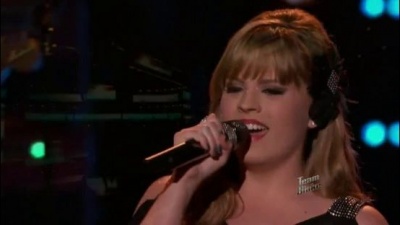 Holly Tucker - A Broken Wing