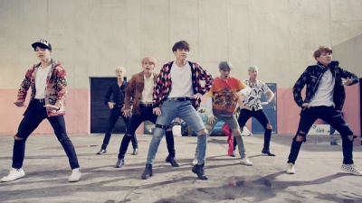 BTS(防弹少年团) - 불타오르네 (FIRE)