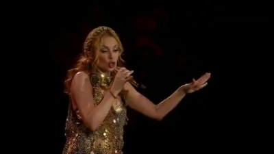 Kylie Minogue - Can't Beat The Feeling & Love At First Sight (Aphrodite Les Folies Tour Live In London)现场版