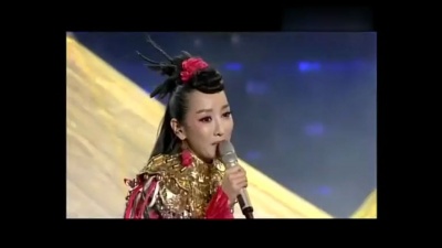 萨顶顶 - 自由行走的花 2011年南宁国际民歌艺术节开幕式晚会 现场版