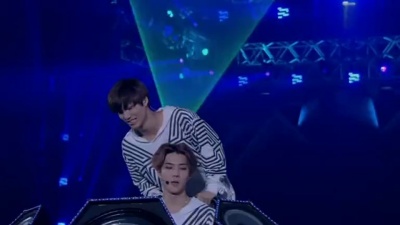 EXO - Machine