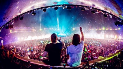 Dimitri Vegas & Like Mike、W&W - Crowd Control