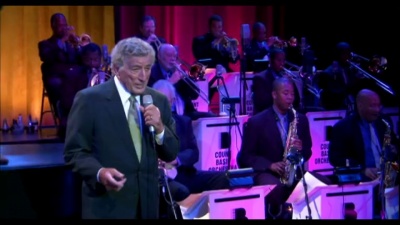 Tony Bennett - Santa Claus Is Coming to Town (from A Swingin' Christmas)