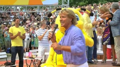 Hansi Hinterseer - Hey Baby tanz mit mir (ZDF-Fernsehgarten 04.08.2013)