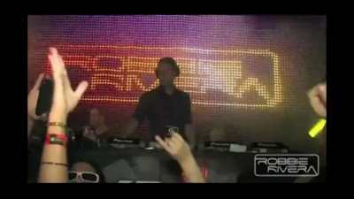 Robbie Rivera、Ozmosis - Keep On Going
