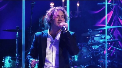 David Bisbal - Besos De Tu Boca - Versión Acústica / Una Noche En El Teatro Real / 2011
