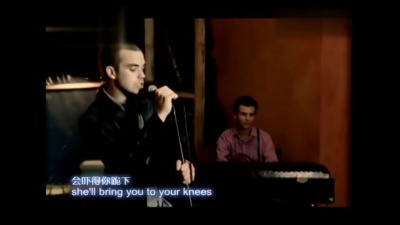 Robbie Williams - South Of The Border