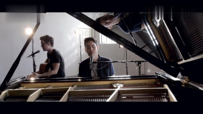 Alex Goot、Sam Tsui - Castle on the Hill (翻唱版)