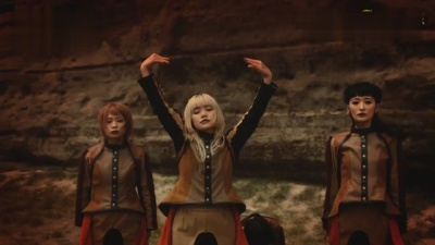 BiSH - DiSTANCE