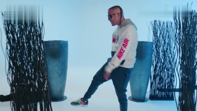 Nio Garcia、Casper Magico、D.OZi - Bellaquear