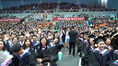 飞鸟情人 - 青岛大学毕业典礼快闪Flash，这是青春该有的样子！