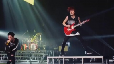 情场浪人 - ONE OK ROCK《20/20》2017Ambitions live！还没字幕