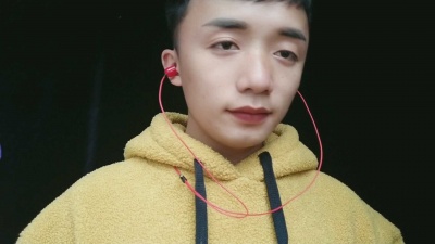 杨小许 - 杨小许视频翻唱《陌生的贵州》