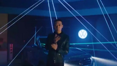 BewhY、SEULGI - Born Confident