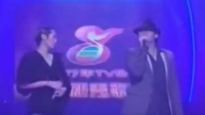谭咏麟、关淑怡 - 唱一首好歌