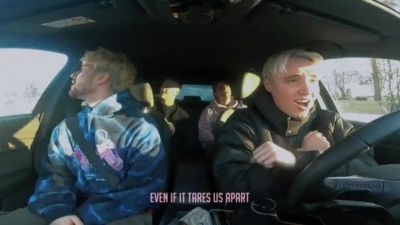 Isac Elliot - Waving At Cars