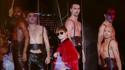 李宇春 - Dance To The Music