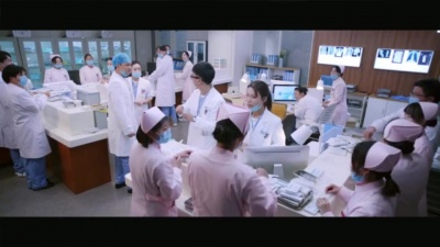 影视剧同学 - 《你是我的城池营垒》 米佧拥抱邢克垒，还调皮喊邢队“警察叔叔”