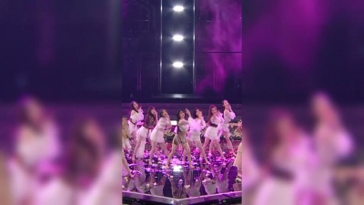 陈志朋、希林娜依高、赵粤、王艺瑾、陈卓璇、Nene郑乃馨、刘些宁、张艺凡、金曲青春 - 月亮之上