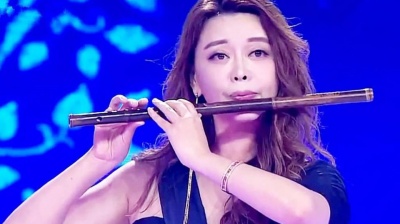 七咪 - 竹笛女神唐俊乔一曲《谁不说俺家乡好》如天籁之音，美妙绝伦！