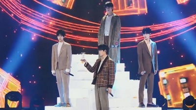 宋亚轩、刘耀文、严浩翔、贺峻霖 - 黄昏
