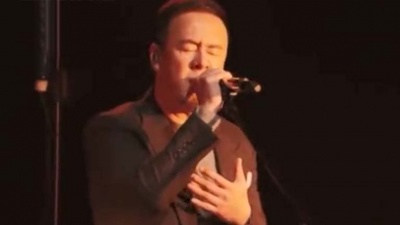 杨丞琳、杨坤、张亚东、闪光的乐队 - 萱草花