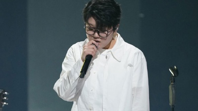 王靖雯、朱星杰、刘逸云 Amber Liu、李润祺、闪光的乐队 - 追