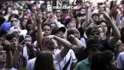 瑟瑟跑步 - Pixel Terror, ESPER & Isaiah Brown - Medusa [Monstercat Release]