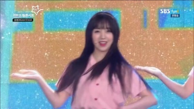 新疆美食扛把子 - LOVELYZ翻跳前辈少时的《WAY TO GO》展现青春活力的舞台
