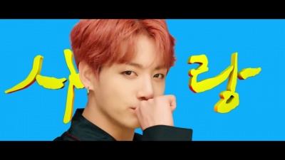 本仙女爱追剧 - 打破次元壁的合作！麻辣鸡助阵BTS大热颜料盒单曲《IDOL》官方超清MV来辣～