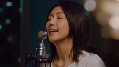 胡萝卜娱乐 - 孙燕姿出道20周年直播《Lightning Crashes》