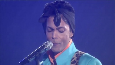 匡振正 - 不可复制的现场！一代摇滚巨星Prince在超级碗的中场秀，他摇滚的嗓音真令人怀念