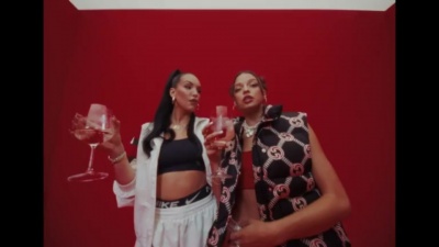 Nina Chuba、Juju - Wildberry Lillet