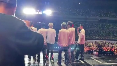 韩流小天使 - 《NCT 127首尔演唱会》全场为即将迎来生日的YUTA合唱生日祝福歌