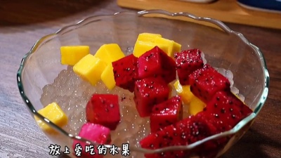国民校草君 - 隔壁老王家孩子都馋哭的一款西米露水果！夏天到了快来给孩子动手做一份！干净卫生，#西米露