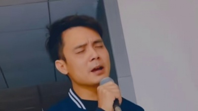 丽江旅游 - 这首歌写的是心被她偷走了…无论他四处躲藏都没有用…到处都是她的影子…#太绝配的偷