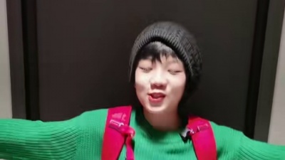 山青水铁卢 - 疫情管控 居家隔离第5天～为拍这个舞…我花了5块钱…你们看～能报销不#苏联舞 #苏联舞挑战 #俄罗斯舞蹈   @流量员 #西安隔离日记
