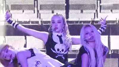 i-dle - Abracadabra