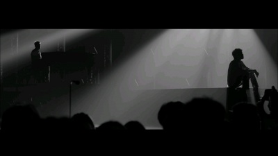 流行音悦风云榜 - 华晨宇逆光演唱《一定要幸福》，在遗憾中与爱和解，于救赎中寻找