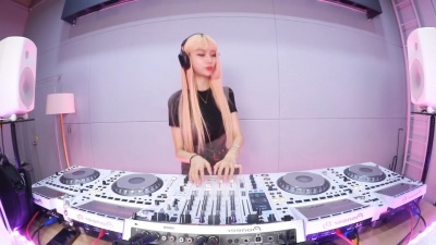 DJ国飞 - 欧罗拉酒吧美女现场打碟全英文串烧舞曲【4】