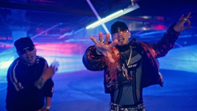 Darell、Omar Courtz - Me Dice Daddy