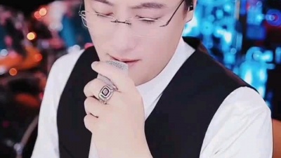 缘分来自于歌声 - 阳光帅气大男孩@歌手 董小贤 用心唱好每首歌， 歌声美妙动听