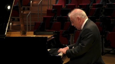 Daniel Barenboim - Beethoven: 33 Variations in C Major, Op. 120 on a Waltz by Diabelli - Var. 25. Allegro
