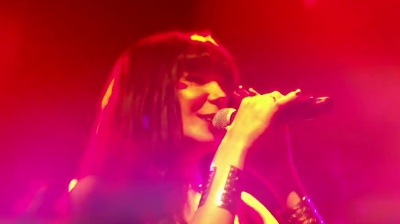 Gaye Su Akyol、Hey! Douglas - Ayva Çiçek Açmış