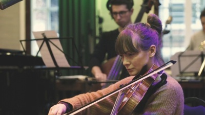 Jess Gillam Ensemble、Jess Gillam - Glass: Truman Sleeps(Arr. Parkin)