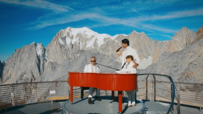 Andrea Bocelli、Matteo Bocelli、Virginia Bocelli - Happy Xmas(War Is Over)