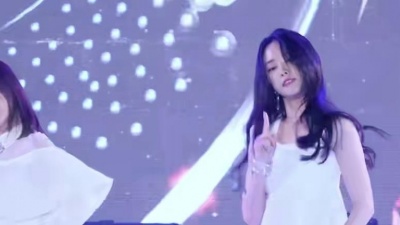 伯牙流水荟 - 阿悠悠《一生与你擦肩而过》DJ版，独特嗓音，唱得深情又动听！