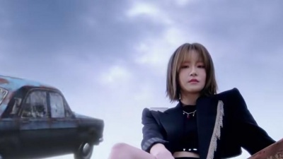 Wu远江 - 慕容晓晓、办桌二人组 - 疯狂爱爱爱（DJ何鹏版） 都说女追男 只隔一层纱