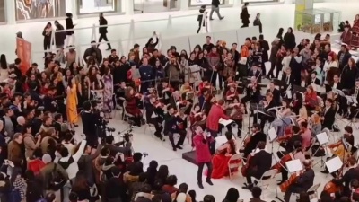 英雄 - 唢呐大师一曲《百鸟朝凤》，吹响美国纽约世贸大厦！