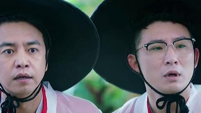 吃瓜老衲 - 公司cosplay，假小子美到总裁怀疑自己弯了#程序员那么可爱 #程序员那么可爱全员高甜 #姜逸城爸妈好甜